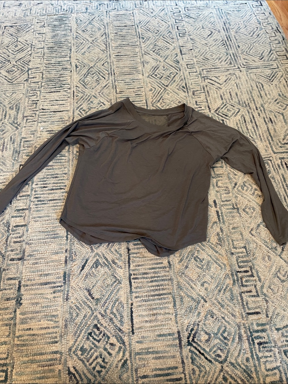 Women's Lightweight Long-Sleeve Top in Charcoal